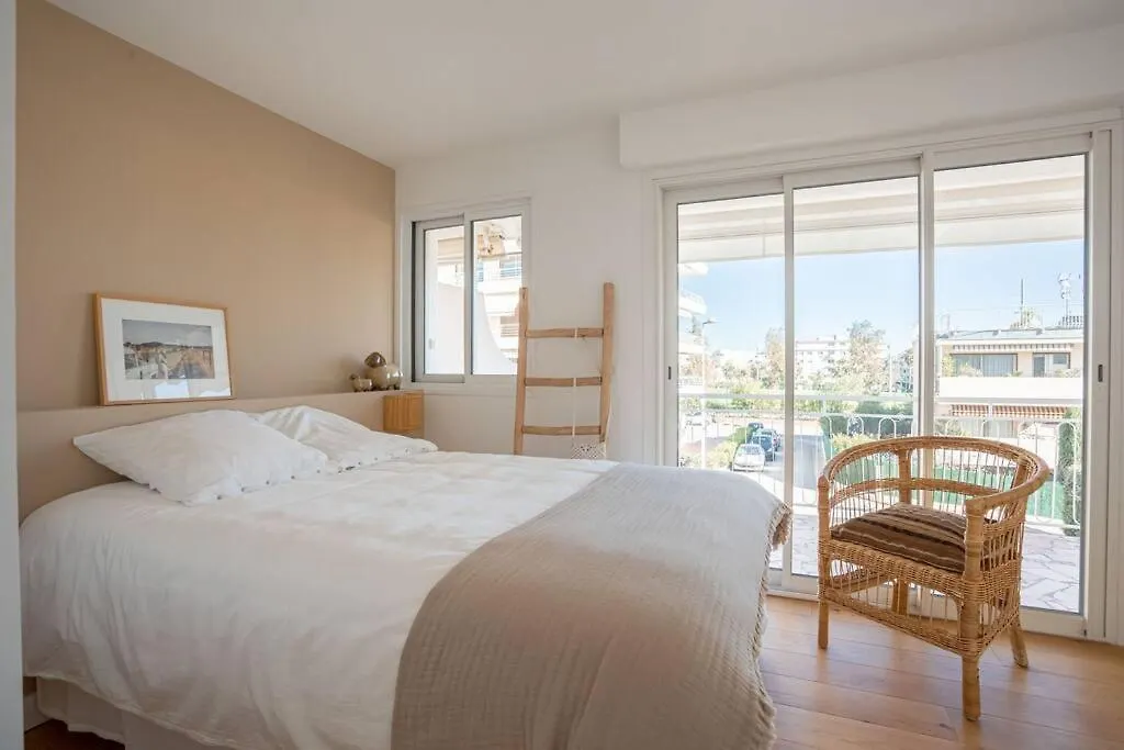 Apartment Le Petit Palais By Halldis Cannes France