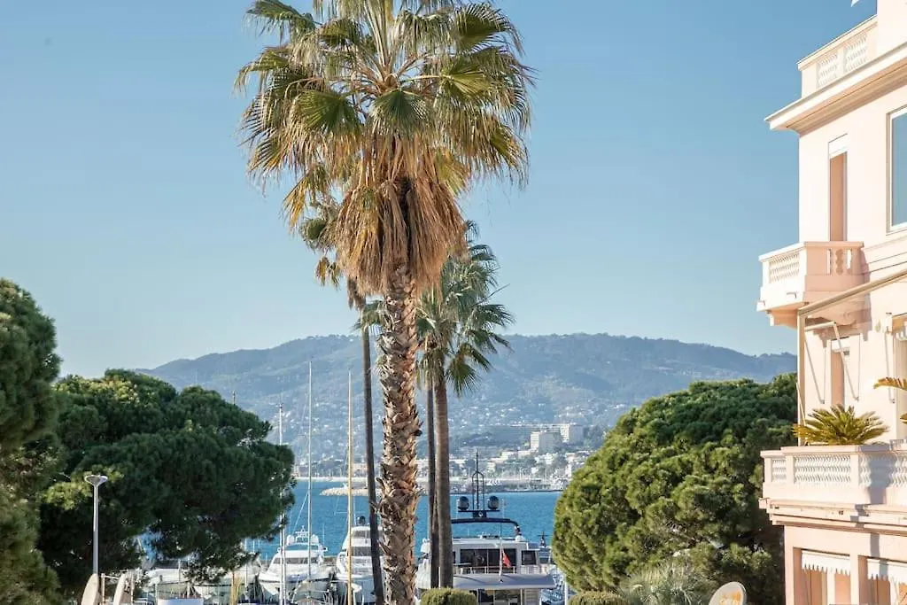 Apartment Le Petit Palais By Halldis Cannes